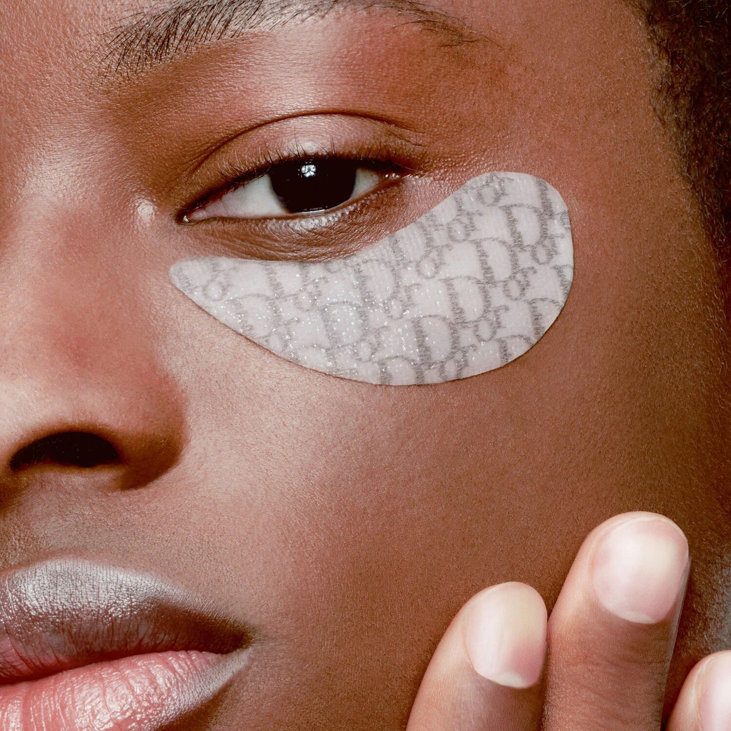 Los Parches de Ojos - Perfumería First Bolivia